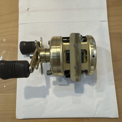 Shimano Calcutta 100XT Right Handle Baitcasting Fishing Reel Gear Ratio 5.8:1 - Imagen 6 de 7