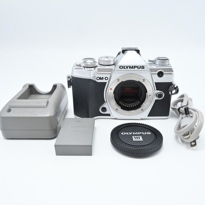 OLYMPUS OM-D E-M5 Mark III Gehäuse Silber #1438