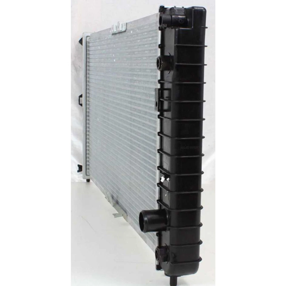52479613 GM3010212 全新散热器 适用于 Olds Oldsmobile Intrigue 1999 - 2002 — 第 2/4 张图片