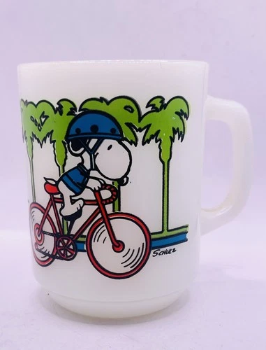 Vintage Peanuts Pedal Power Anchor Hocking Bicycling Snoopy Milk Glass Mug 4”