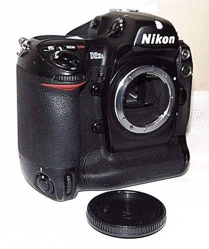 nikon d2xs body and camera armor