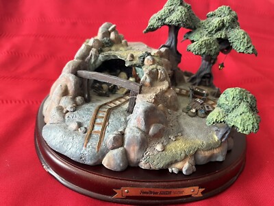 WDCC Walt Disney Classic Collection Enchanted Places Seven Dwarfs Jewel Mine