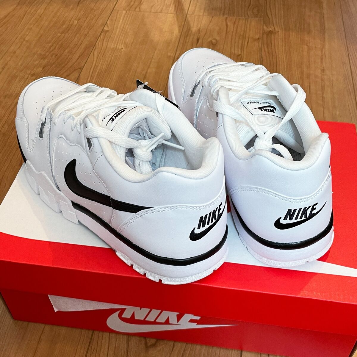 Nike CROSS TRAINER LOW Men's US10 US10.5 CQ9182-106 White Nike CROSS TRAINER LOW Men's US10 US10.5 CQ9182-106 White