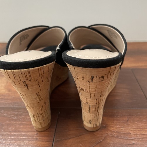 Charles by Charles David Latrice schwarze Wildleder-Kork-Keilsandale Größe 5,5 - Bild 7 von 8