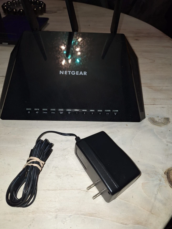 Netgear Nighthawk AC2600 Smart WiFi Router (R7450) - Image 3 of 4