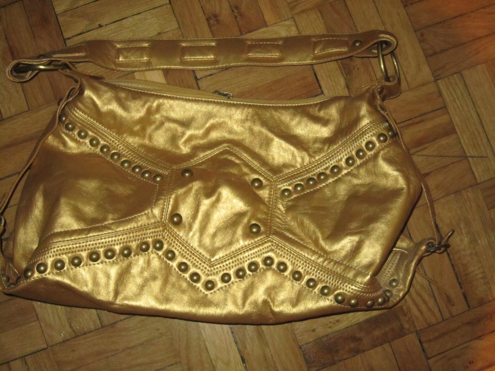 REBAJAS BOLSO FASHION COLOR ORO NUEVO SIN ETIQUETAS 40 X 22 CM ALTO