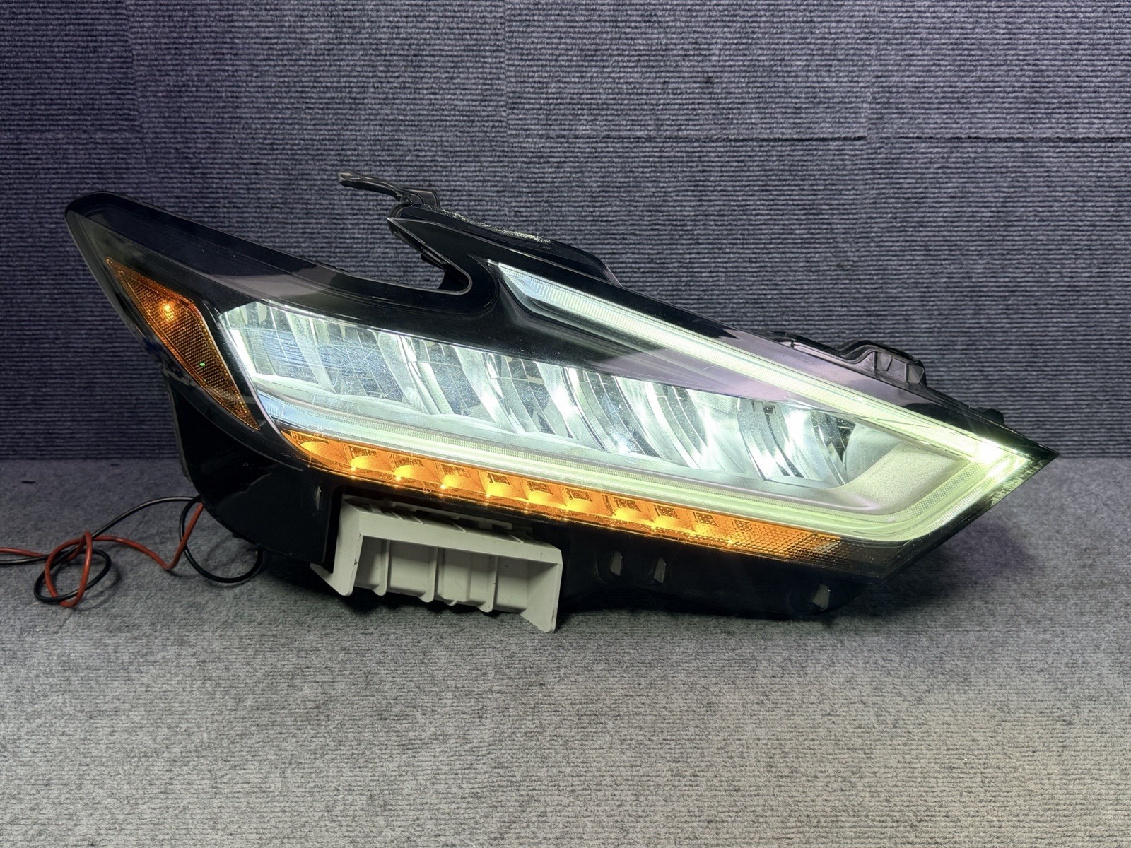2019-2023 Nissan Maxima Headlight Full LED OEM Passenger Side RH *BROKEN TABS*