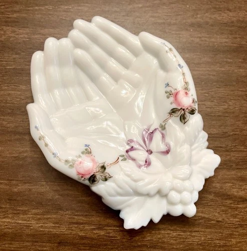 Vintage WESTMORELAND Milk Glass ROSES & BOWS Victoria Open Hands Dish