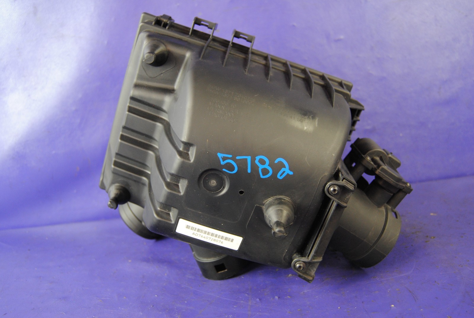 14-19 BMW i8 Air Intake Cleaner Filter Box Housing MAF Sensor 13717640728 OEM