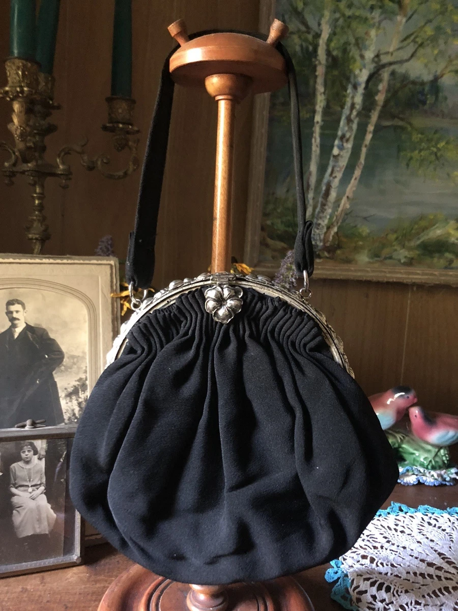 中古GIVENCHYRICCARDOTISCi mothTEEXS 25+ Morris Moskowitz Purse Vintage Bags, Handbags & Cases for sale