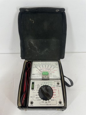 Vintage Universal M-110 Analog Multimeter VOM Tester w/ Case & Leads - Fuse