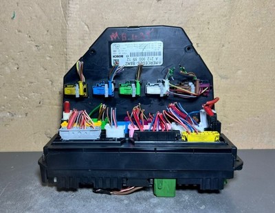 10-16 Mercedes-Benz W204 GLK Front SAM Module Relay Fuse Box A212 9005912 OEM