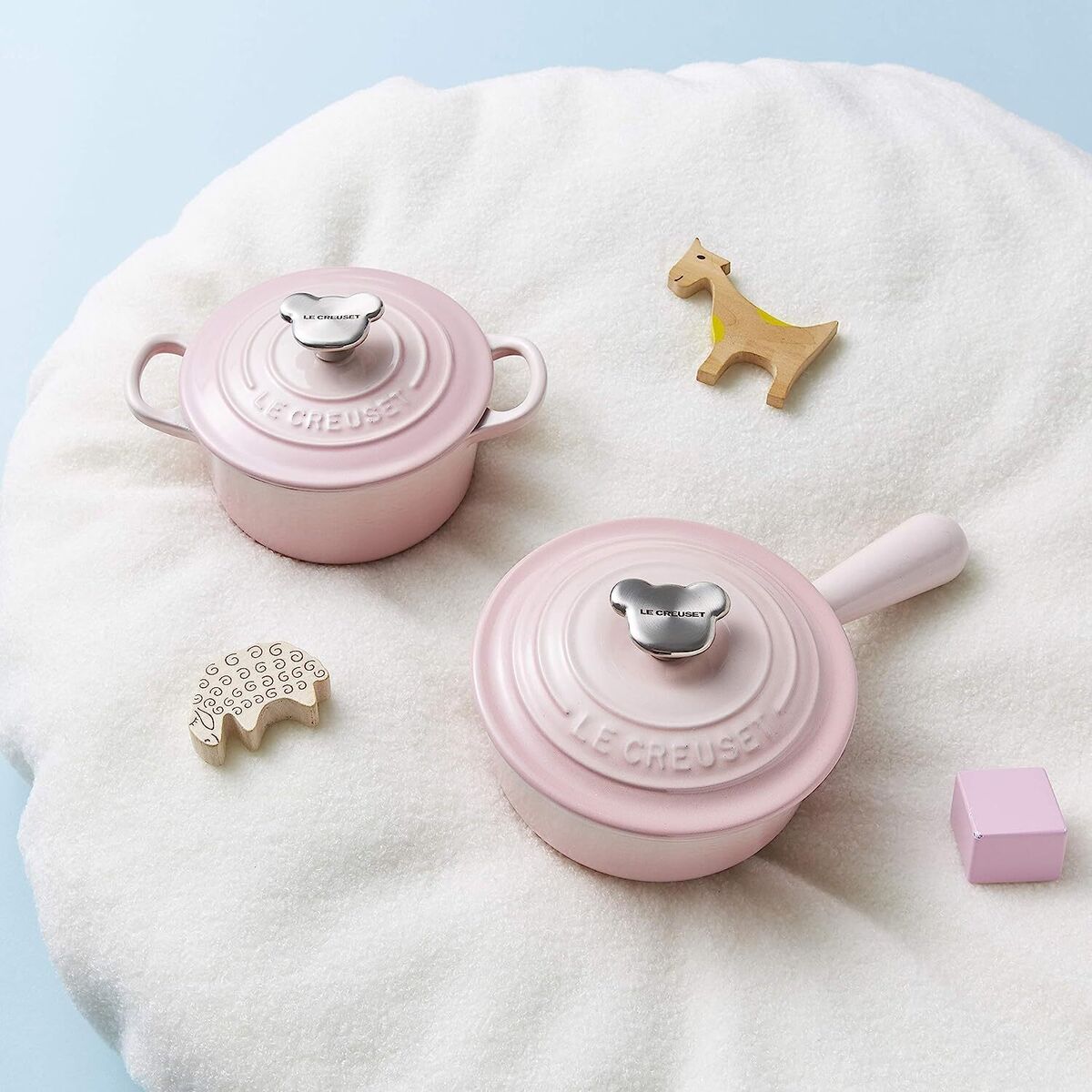 Le Creuset Cocotte Ronde Bear Knob 14cm Chiffon Pink Gas IH Le Creuset Cocotte Ronde Bear Knob 14cm Chiffon Pink Gas IH