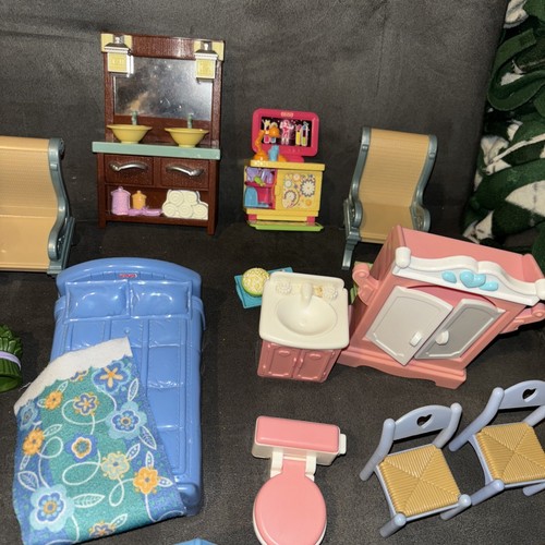 Vintage Fisher Price Loving Family lot Of 65 Grandparents Bathroom Bedroom - Picture 11 of 11