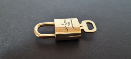 Genuine Louis Vuitton gold brass padlock with key - no. 316 - Picture 5 of 11