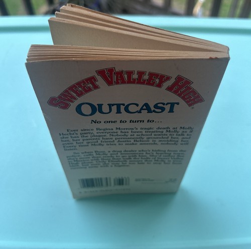 Sweet Valley High Ser.: Outcast by Francine Pascal (1987, Mass Market) - Picture 13 of 18