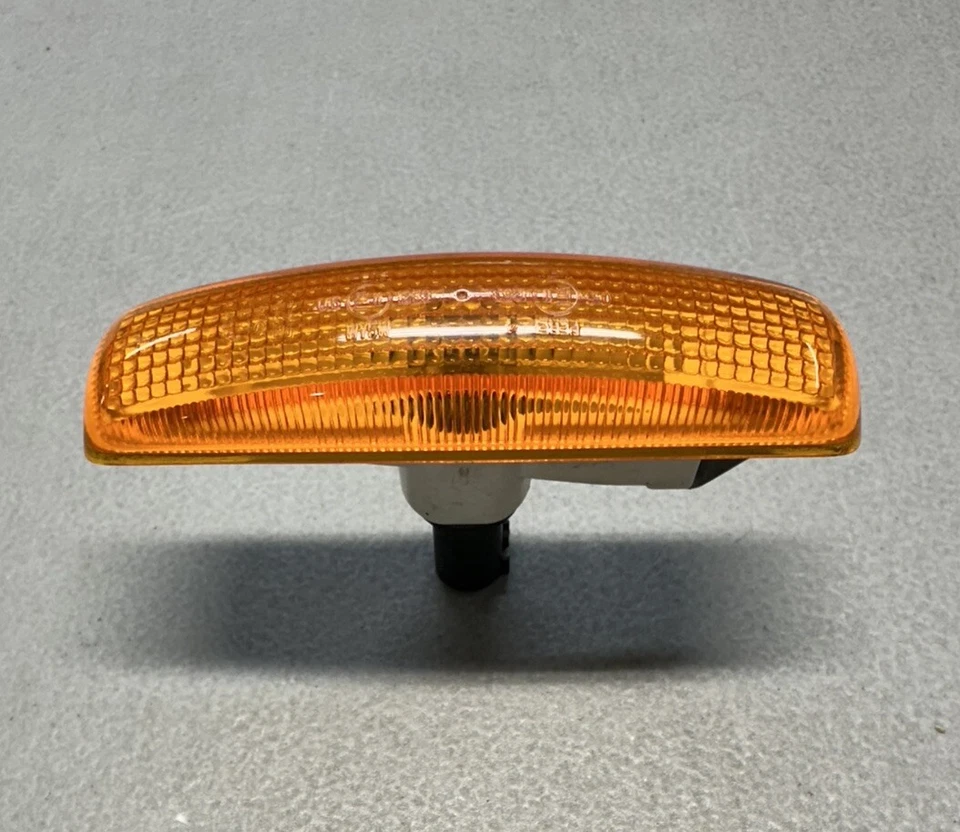 路虎 LR2 LR3 范围运动转向信号灯挡泥板标记灯 XGB000073 — 第 2/4 张图片