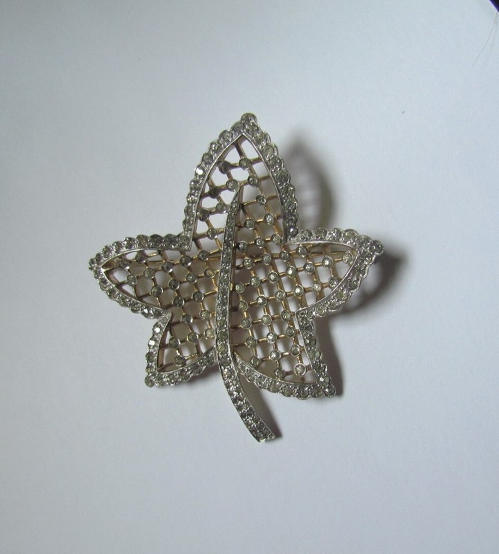 Vintage Gold Tone & Crystal Jomaz Maple Leaf Brooch Pin