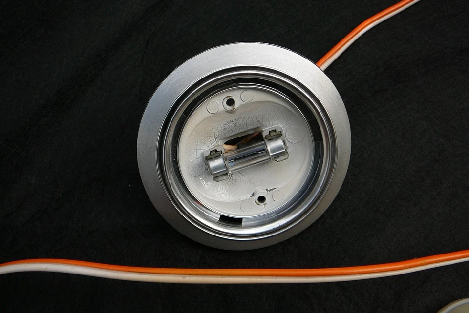 Luz domo interior GM Buick Electra Wildcat LeSabre 1969 1970 Foto 2 de 4