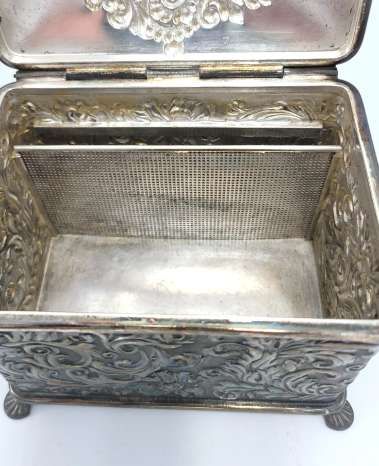 Caja Floral PARPOINT Quad. ¿Humidor de compartimento apantallado con patas plateadas? Foto 2 de 4