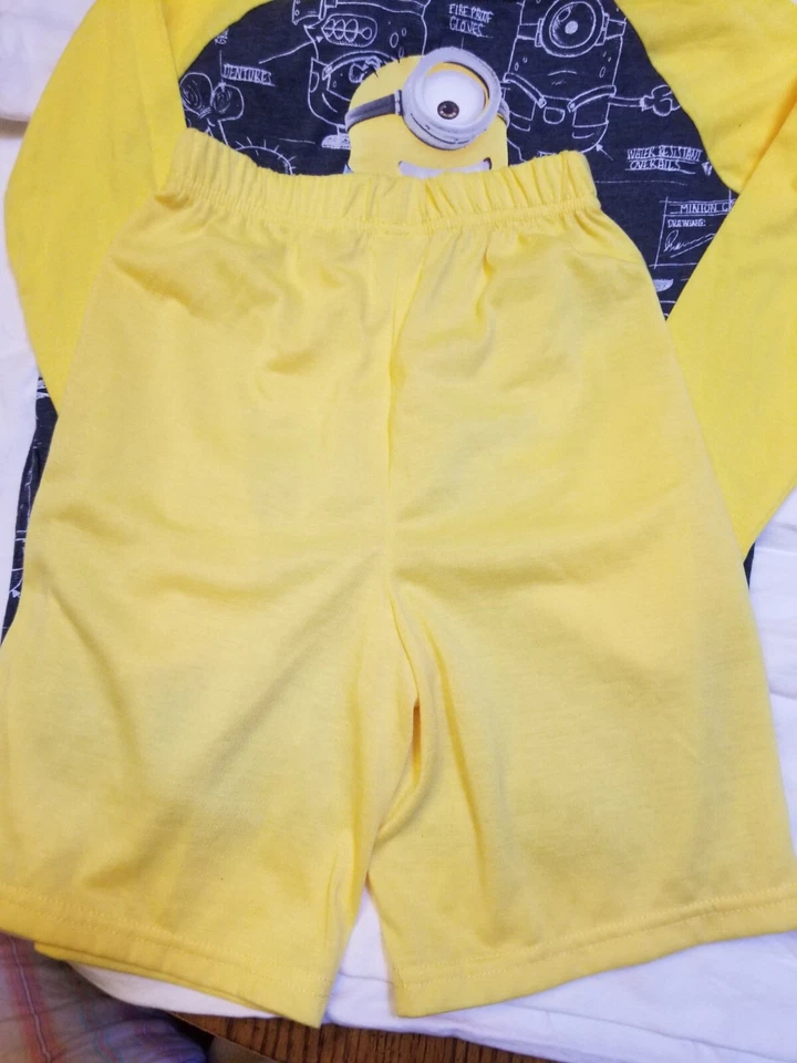 Boys SMALL (6-7) Pijama Set Top Despicable ME Minion Made ~ Shorts Bottoms~NWOT - Image 4 of 4