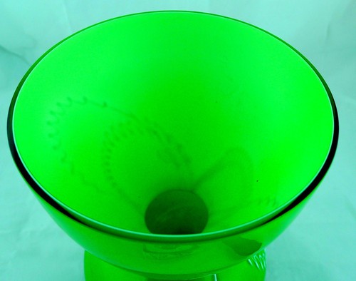 Art Glass Green Vase White Scribbled Paint Design Vintage - Picture 6 of 12