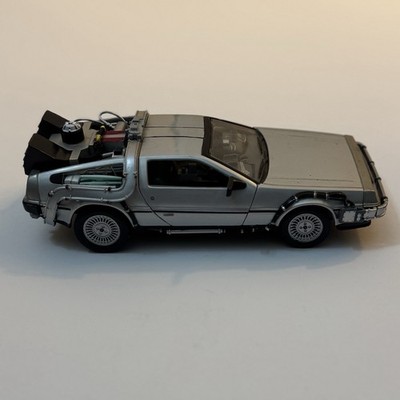 WELLY No.2441 Back to the Future 2 DeLorean Uniersal Studios U-Drie 1/24
