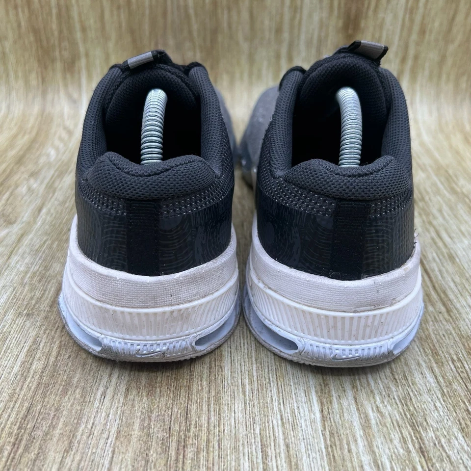 Tênis esportivo Nike Metcon 8 feminino tamanho 7.5 cinza preto DQ4675-001 - Imagem 4 de 4