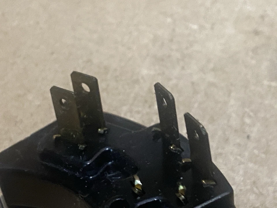 Interruptor de backup de segurança neutro GM 1993404 -- 1967 1968 Caprice Impala com Auto Trans - Imagem 4 de 4