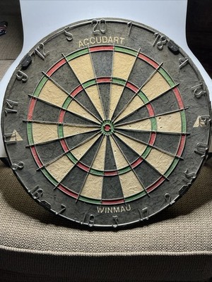 Vintage WINMAU ACCUDART thick DART BOARD metal numbers Made in England