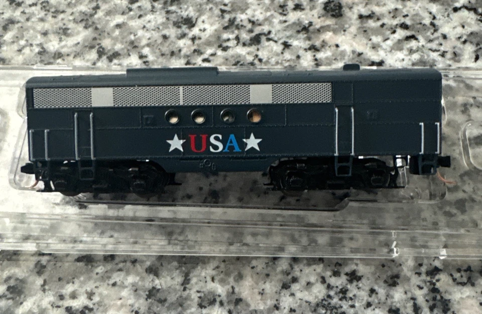 N-Scale Micro Trains, USA FT LOCO/EMD FT B Unit Locomotive - Image 4 of 4