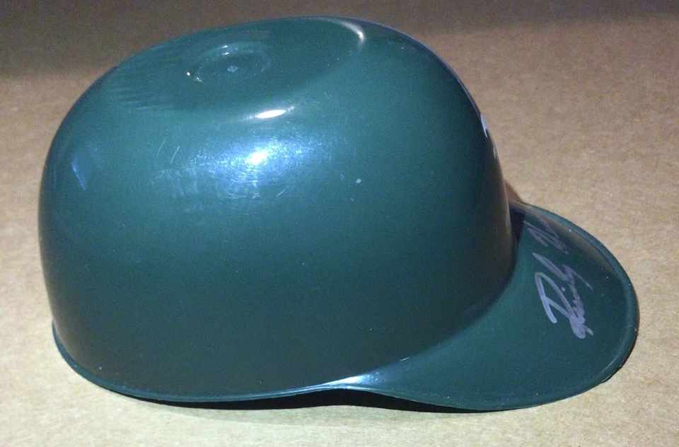 Mini casco de helado de recuerdo firmado por RICKEY HENDERSON Oakland A’s autografiado Foto 3 de 3