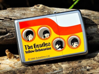 Zippo（BEATLES） VINTAGE RARE 2000 THE BEATLES YELLOW SUBMARINE ZIPPO LIGHTER