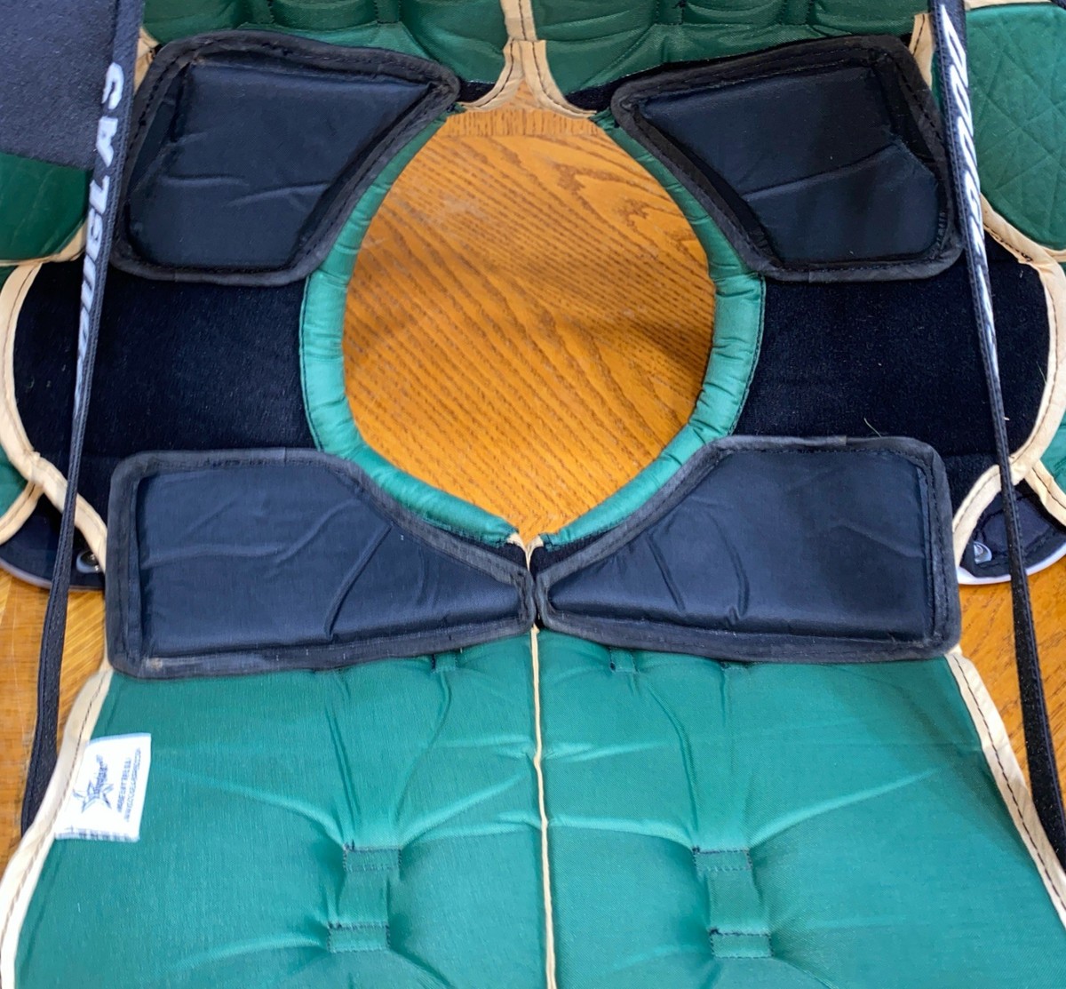Douglas QBK XS ショルダーパッド 16\"/17\" Douglas Custom Pro CP QBK S 17”-18”Football Shoulder Pads | eBay