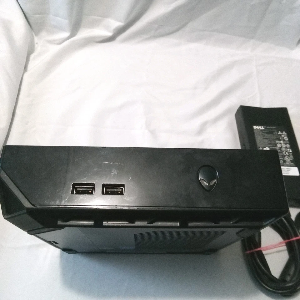 Dell Alienware Alpha D07U i3 - Para piezas o reparación Foto 2 de 4