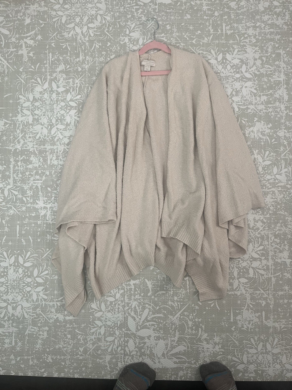Barefoot Dreams CozyChic Lite Weekend br Wrap in Stone One Size Fits All