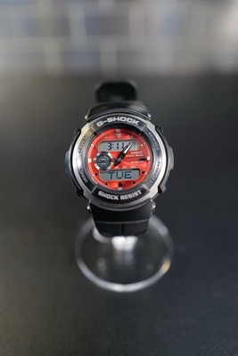Casio G Shock G 300 Watch Red Dial Analog Digital WR 20 Bar Black Strap Working