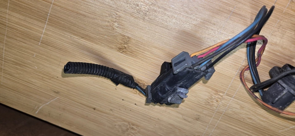 2005-2010 Chevrolet Cobalt Headlight Wiring Harness Right or Left SSB1 - Image 3 of 3