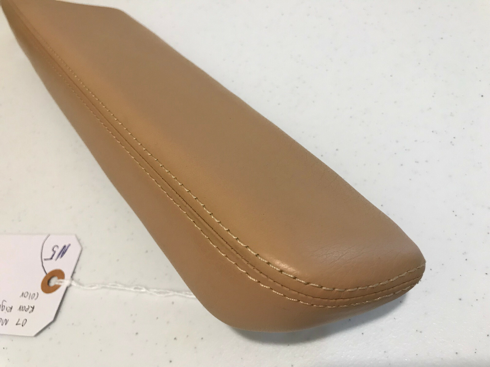 07 Maserati Quattroporte M139 Rear Right Door Panel Arm Rest beige.