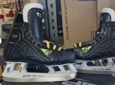 BRAND NEW Graf Ultra G70 Hockey Skates size 11 R. Made in Canada. HARD TO FIND