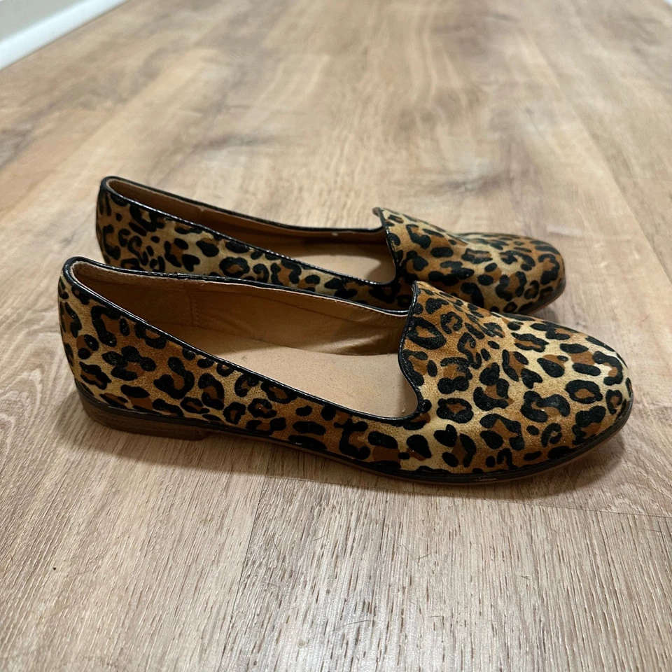 QUPID | Mocasines planos sin cordones para mujer elegantes con estampado de leopardo Foto 3 de 4