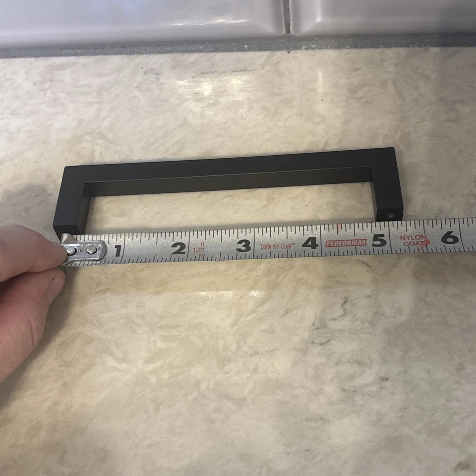 11 GlideRite 5 pol. Puxadores de barra de gaveta quadrados finos pretos foscos - Imagem 3 de 4