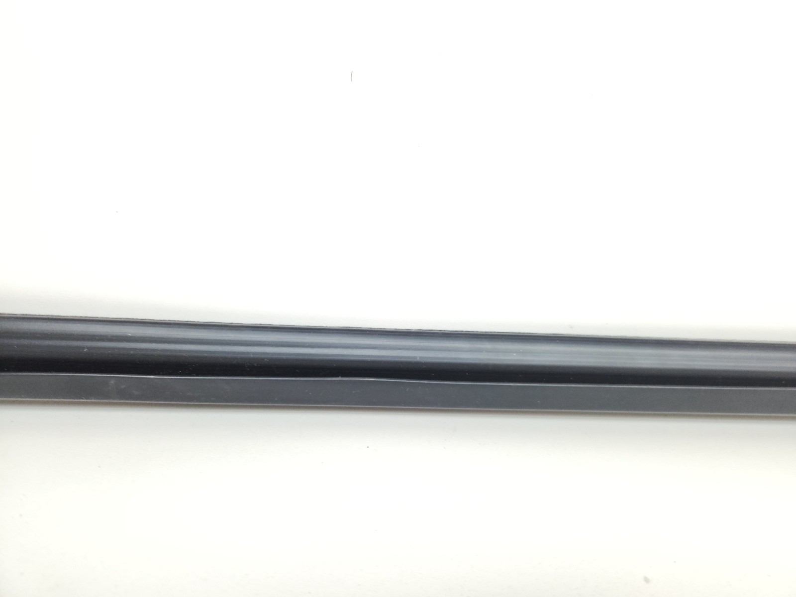 2015-2017 MCLAREN 675LT FRONT LEFT SIDE DOOR GLASS SCRAPER GASKET SEAL STRIP OEM