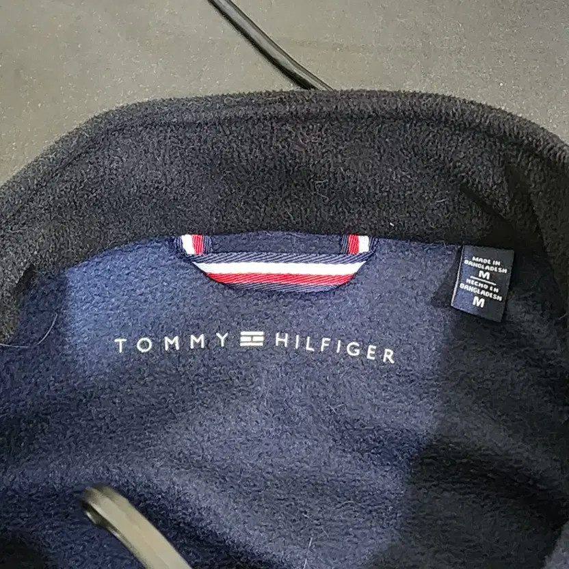 Tommy Hilfiger Two-tone Fleece Zip-up Jacket - M Size, New thumbnail 4