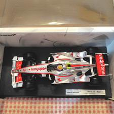 [NEW] Hot Wheels F1 1:18 L Hamilton McLaren Mercedes MP4-22 2007 For Ages 15+