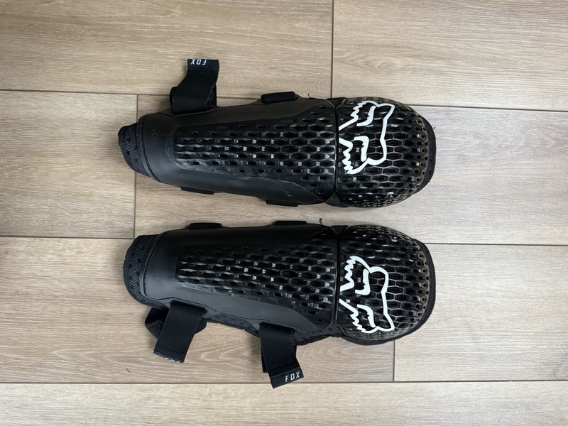 Fox Titan Knee Pads (new)