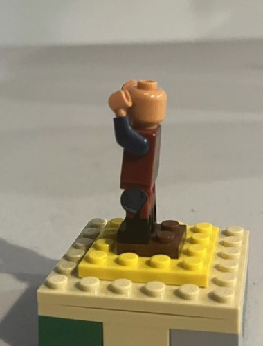LEGO SUPER HEROES WONG MINIFIGURE Retired #5005256 - Picture 4 of 4