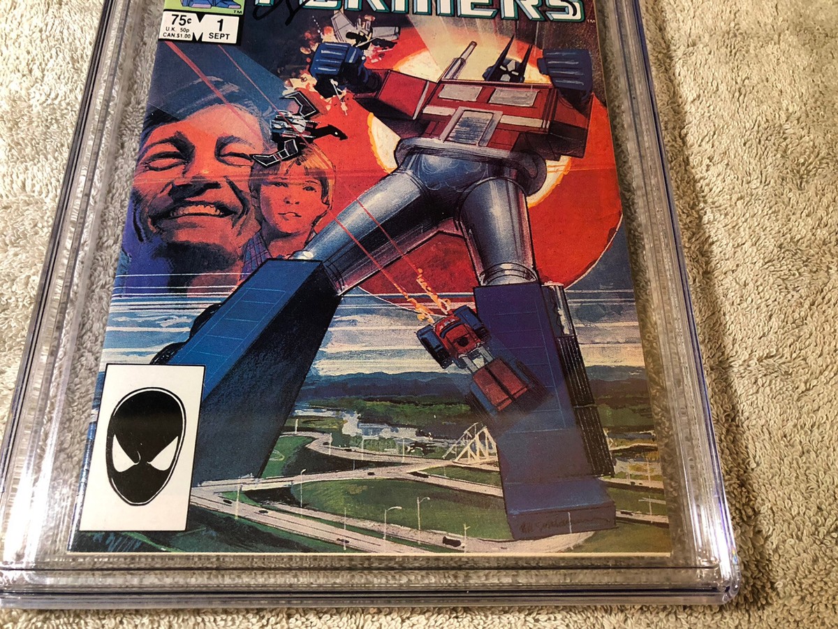 TRANSFORMERS　OFFICIAL GUIOEBOOK Vol.1 CGC4326206-