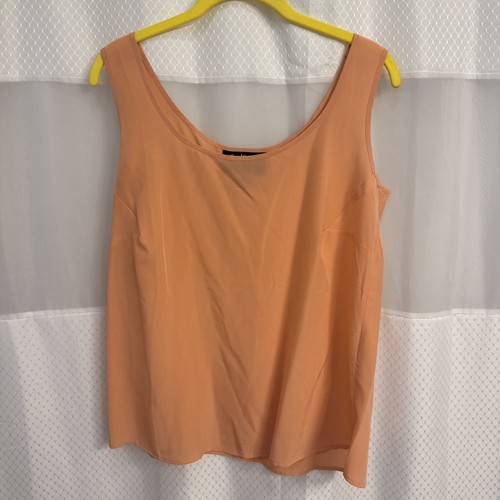 Bob Mackie 100% Silk 2 Piece Button Up Blouse & Tank Medium Peach W White Floral - Picture 8 of 9