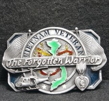 WH13136 NOS VINTAGE 1985  THE FORGOTTEN WARRIOR  VIETNAM VETERAN BELT BUCKLE